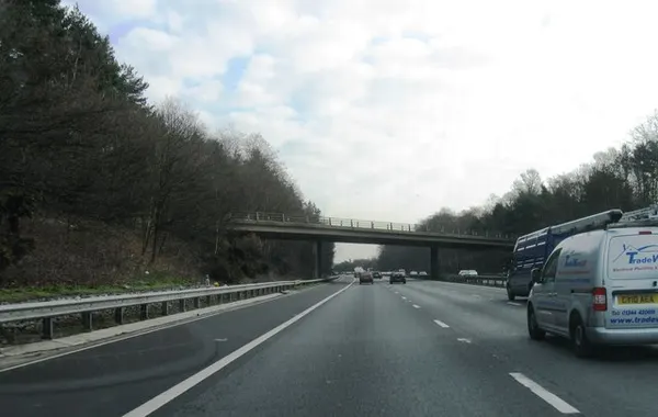 The M3: M3, Woodland Lane bridge