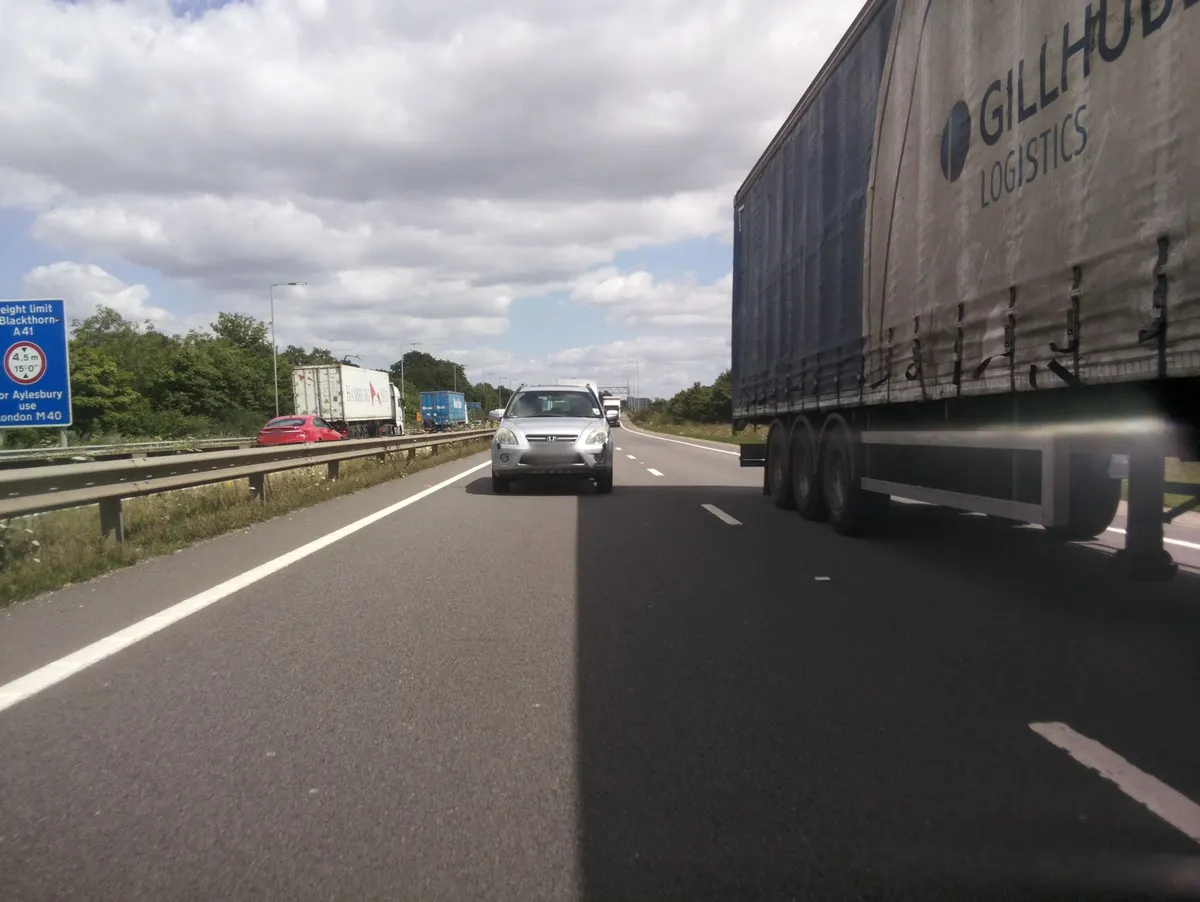 Dashcam view on the M40